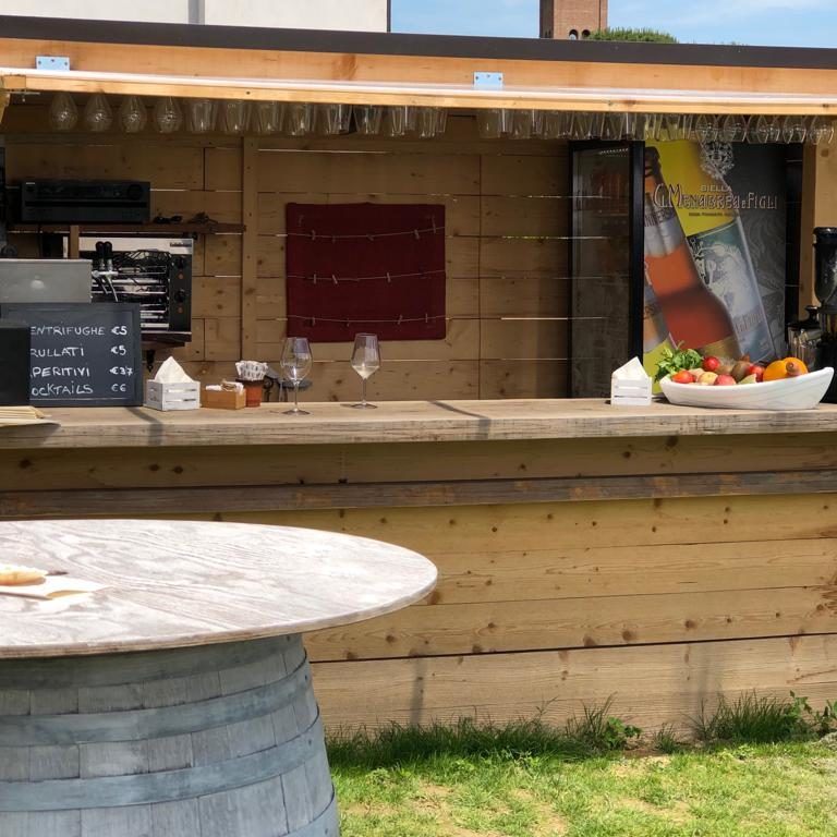 Aperitivi Piscina Osteria e Locanda del Viaggiatore Godo