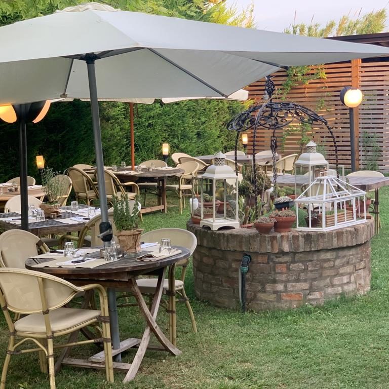 Cena giardino Osteria del Viaggiatore Russi