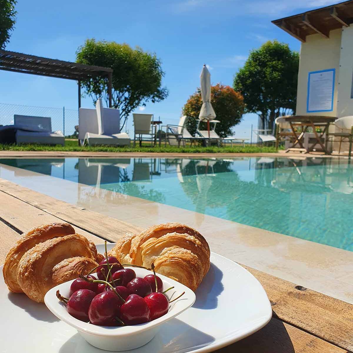Colazione Piscina locanda del viaggiatore godo ravenna